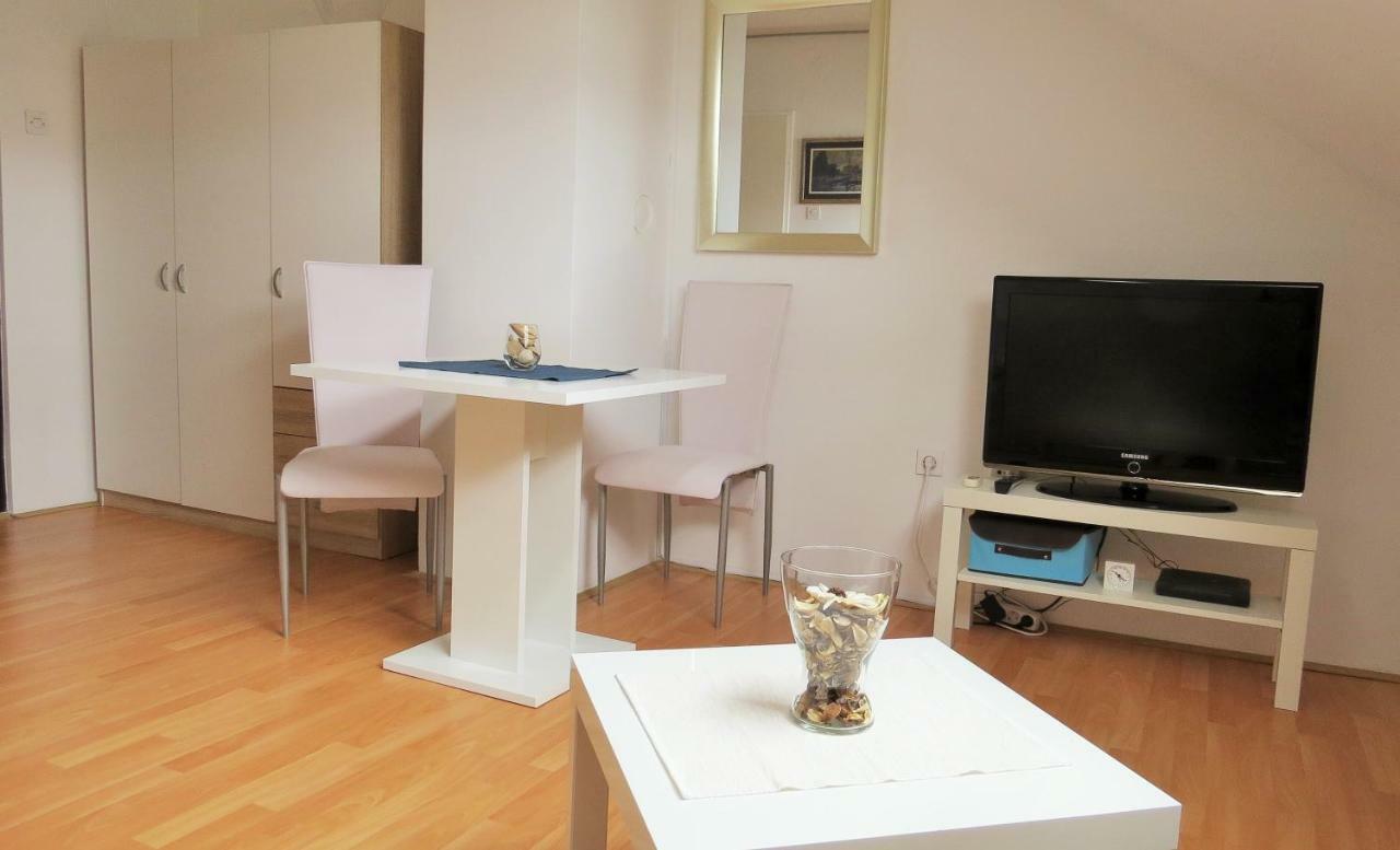 Mia Airport Studio Apartment - 0-24H Self Check In&Out - Parking On Site Велика-Горица Экстерьер фото