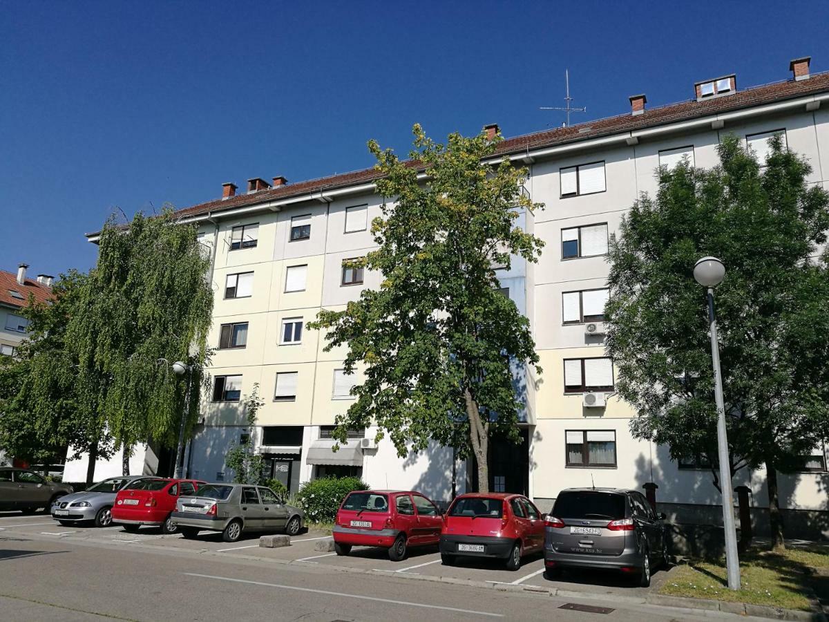 Mia Airport Studio Apartment - 0-24H Self Check In&Out - Parking On Site Велика-Горица Экстерьер фото